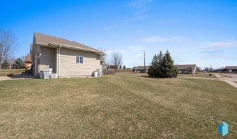 220 S Augusta Ave, Brandon, SD 57005