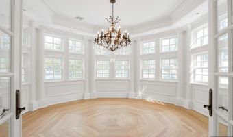 67 Robin Ln, Alpine, NJ 07620