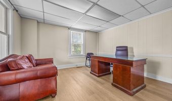 85 School Ground Rd, Branford, CT 06405