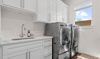 1706 Warwick Cir, Ardmore, OK 73401