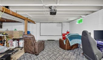 2100 Searle St, Des Moines, IA 50317