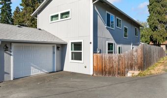 407 NW CLARKE St, Grants Pass, OR 97526