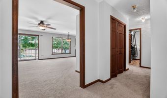 12757 Chamberlain Rd, Aurora, OH 44202