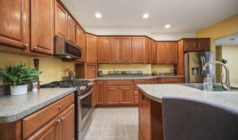 13 Swartzel Dr, Middletown, NJ 07748