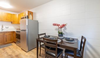 1209 N School St 102, Honolulu, HI 96817