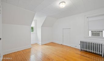 125 Eighth St, Belford, NJ 07718