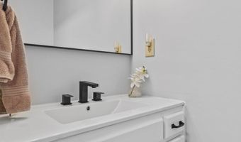 1324 Willow Oak Ct, Avon, IN 46123