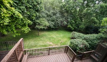 1040 Greenhills Dr, Ann Arbor, MI 48105