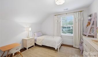 2424 Kingsbury Dr, Charlotte, NC 28205