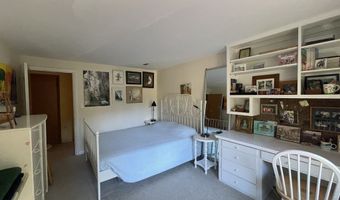 39 Oriole Dr, Andover, MA 01810