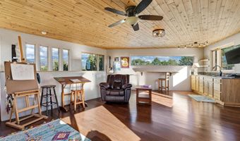 174 Hondo Seco Rd, Arroyo Hondo, NM 87513