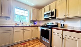 243 Hunter Ridge Ln, Ararat, NC 27007