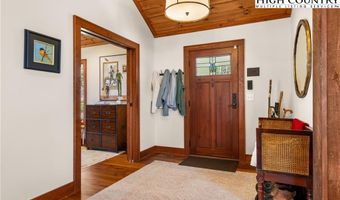792 Pigeon Roost Rd, Banner Elk, NC 28604