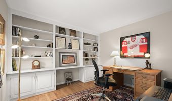 11836 HUNTING RIDGE Ct, Potomac, MD 20854