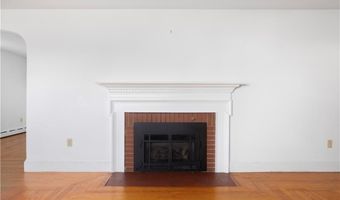 118 Wolcott Ave, Middletown, RI 02842