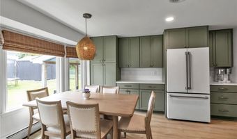 169 Chestnut Hill Ln S, Amherst, NY 14221