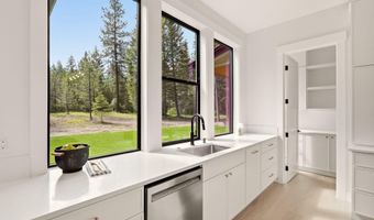 7518 E Duke Ln, Athol, ID 83801