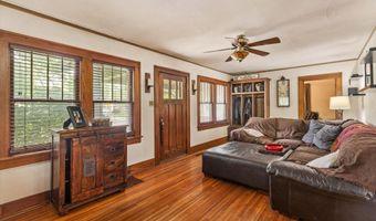818 Northwestern Ave, Ames, IA 50010