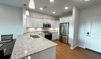 2205 Green Hills Dr 1211, Ames, IA 50014