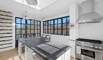 30 Private Rd, Amagansett, NY 11944