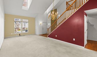 2004 GOLDEN MORNING Dr 30, Bowie, MD 20721