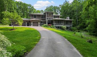 3867 Hawk Crest Rd, Ann Arbor, MI 48103