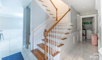 112 W 52nd St, Savannah, GA 31405