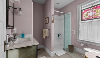 43 Sherman St, Newport, RI 02840