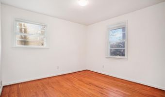 8928 CHELTONHAM Pl, Annandale, VA 22003