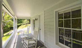 90 Taylor Ln, Alderson, WV 24910