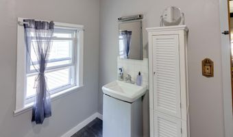 28 Miles Rd, Benton, NH 03785