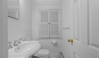 78 Ellery Rd, Newport, RI 02840