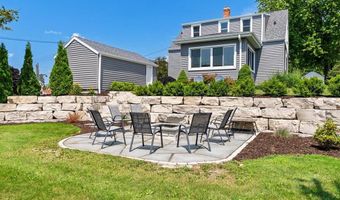 84 E North Water St, Algoma, WI 54201