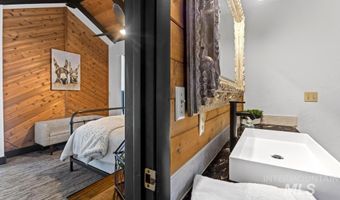 1717 Pine Lakes Ranch Dr, Cascade, ID 83611