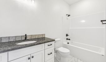 307 6th St, Benton City, WA 99320