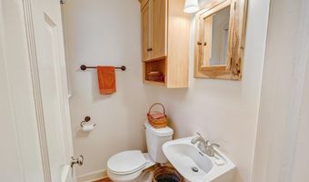 818 Ottawa Trl, Madison, WI 53711