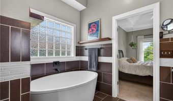 18224 153rd St, Basehor, KS 66007