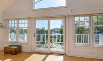 34 Skyline Dr, Brookfield, CT 06804
