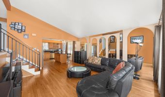 7 N School St, Addison, IL 60101