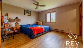 8 Mountain Dr, Cody, WY 82414