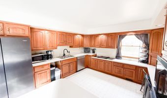 726 N Jackson St, Auburn, IN 46706