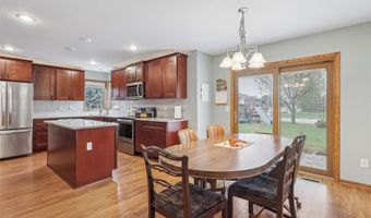 2012 Country Cove Ln, Altoona, IA 50009