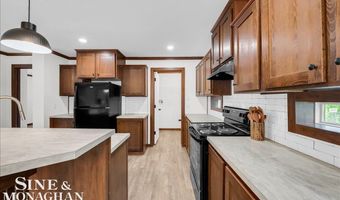 2060 Washington St, Algonac, MI 48001