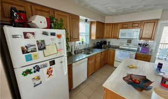 6 Wilson St, Bristol, RI 02809