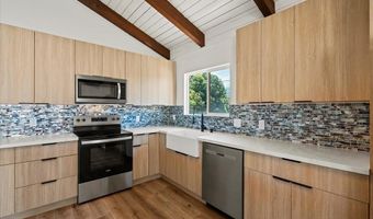 402 Auhana Rd, Kihei, HI 96753