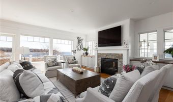 02 Highland Woods Dr, East Greenwich, RI 02818