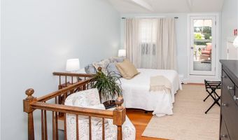 446 Bellevue Ave 6, Newport, RI 02840