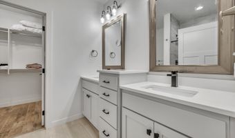 570 Linden Dr, Arnolds Park, IA 51331