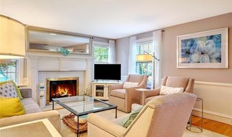 12 Harbour Ter, Cranston, RI 02905