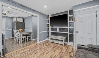 26 Smith St, Amityville, NY 11701